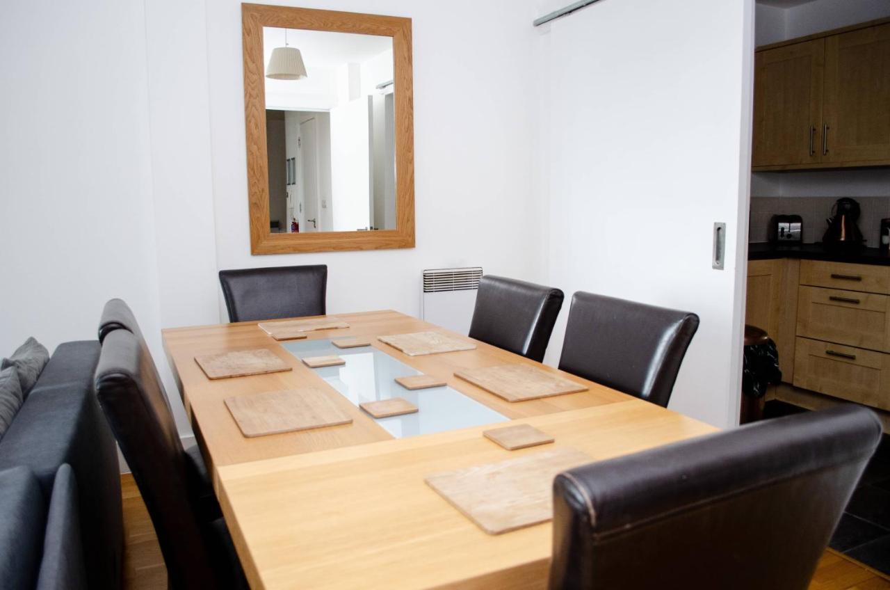 Serviced Apartment In Liverpool City Centre - Free Parking - Balcony - By Happy Days Eksteriør billede