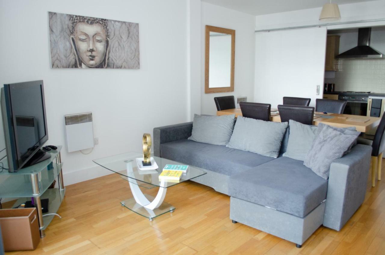 Serviced Apartment In Liverpool City Centre - Free Parking - Balcony - By Happy Days Eksteriør billede